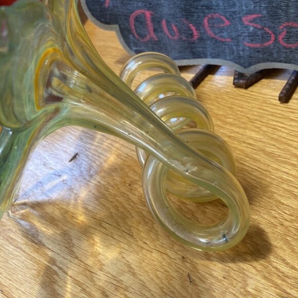 88- (VC) Vintage. Collectible. Handblown Glass. Flower. - Picture 8 of 8